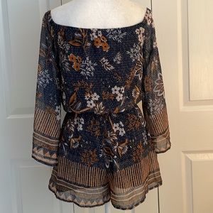 Papaya Women’s SZ S Floral Off Shoulder Romper Elastic Waist and Bell Sleeves